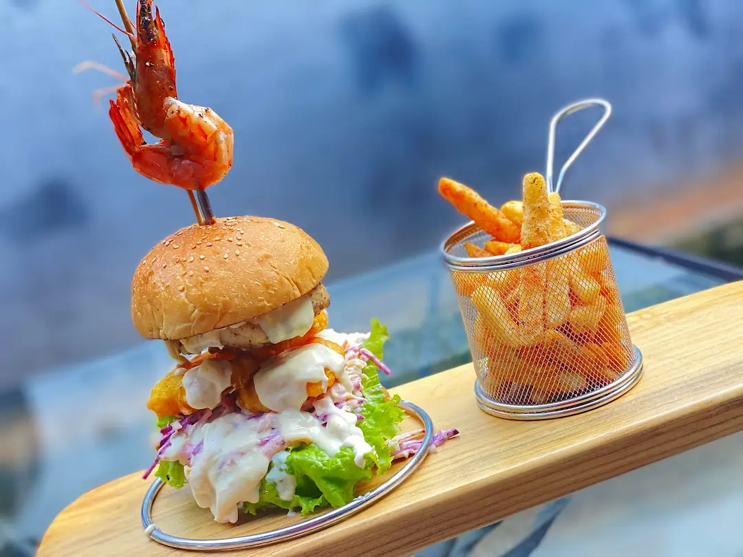 Lords Restaurant Complex - Best restaurant in Negombo serving Pizza, Vegan