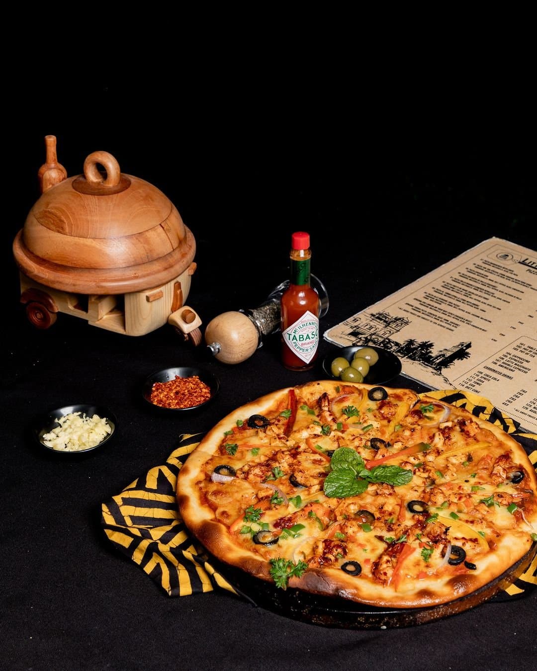 TukTuk Wine & Dine - Best restaurant in Negombo serving Live Music, Pizzeria, Bar